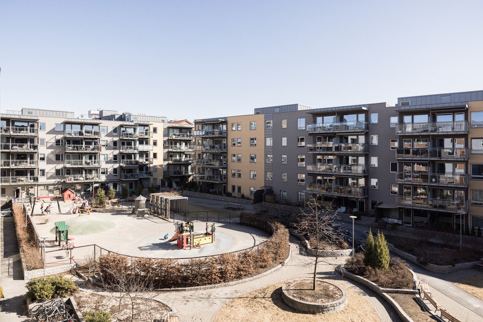 Tilhørende sameiet er også en populær barnehage, med fortrinnsrett til beboerne. Galleribilde