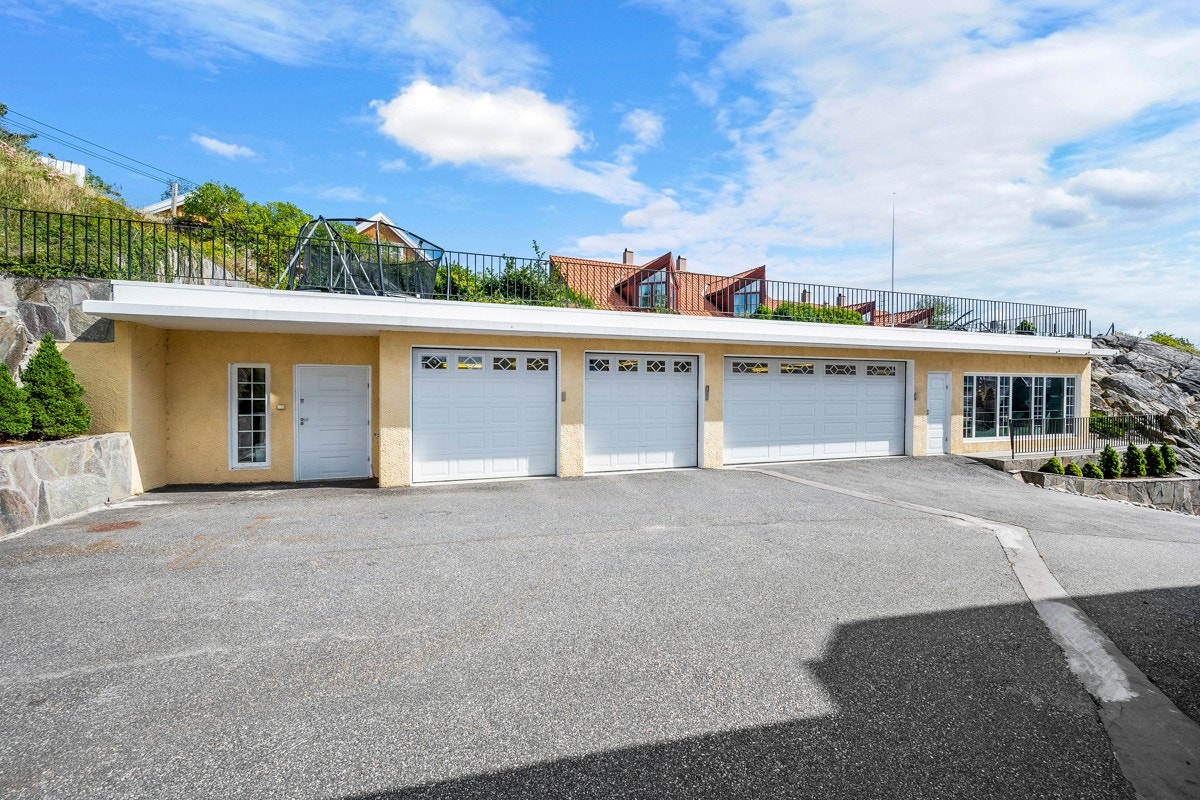 Garasjeplass for 4 biler Galleribilde