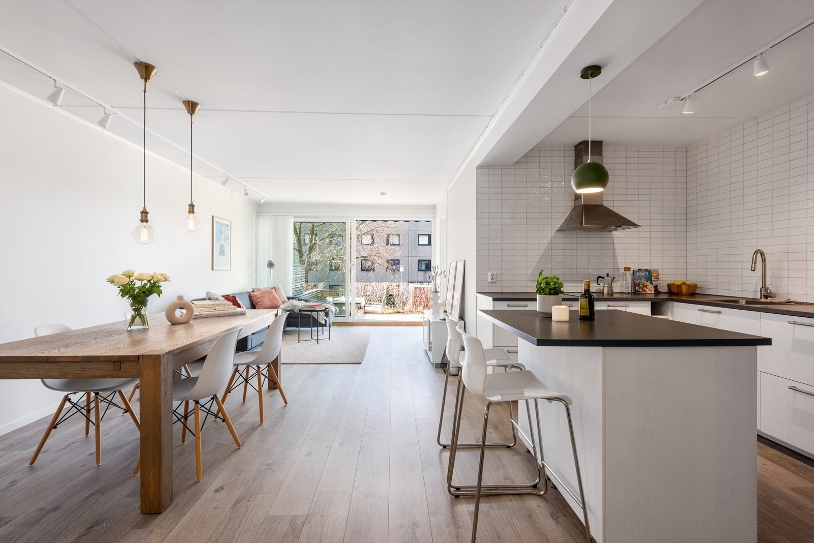 Helene Gulla i DNB Eiendom har gleden av å presentere Hovseterveien 56A, en flott to-roms leilighet med ypperlige solforhold og sentral beliggenhet på Hovseter. Galleribilde