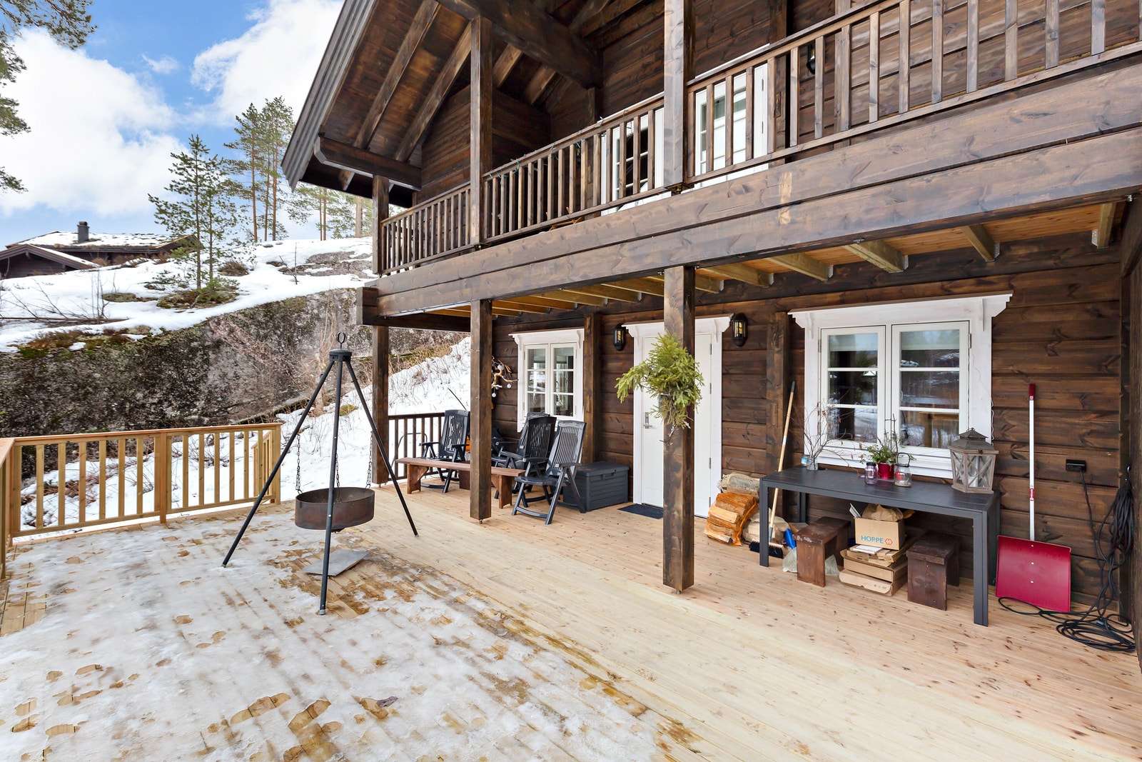 Bilde av lignende hytte på nabotomt. Galleribilde