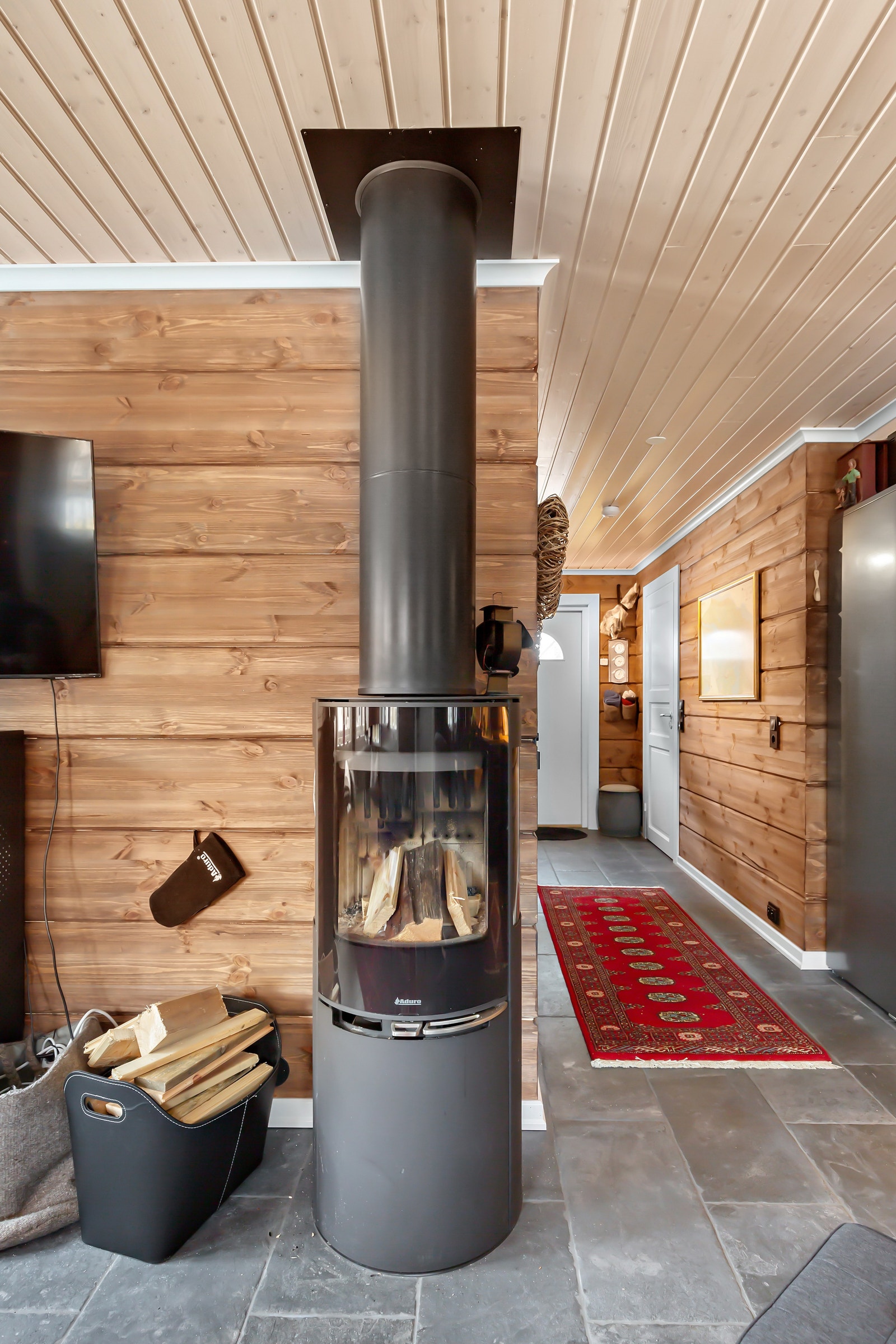 Bilde av lignende hytte på nabotomt. Galleribilde