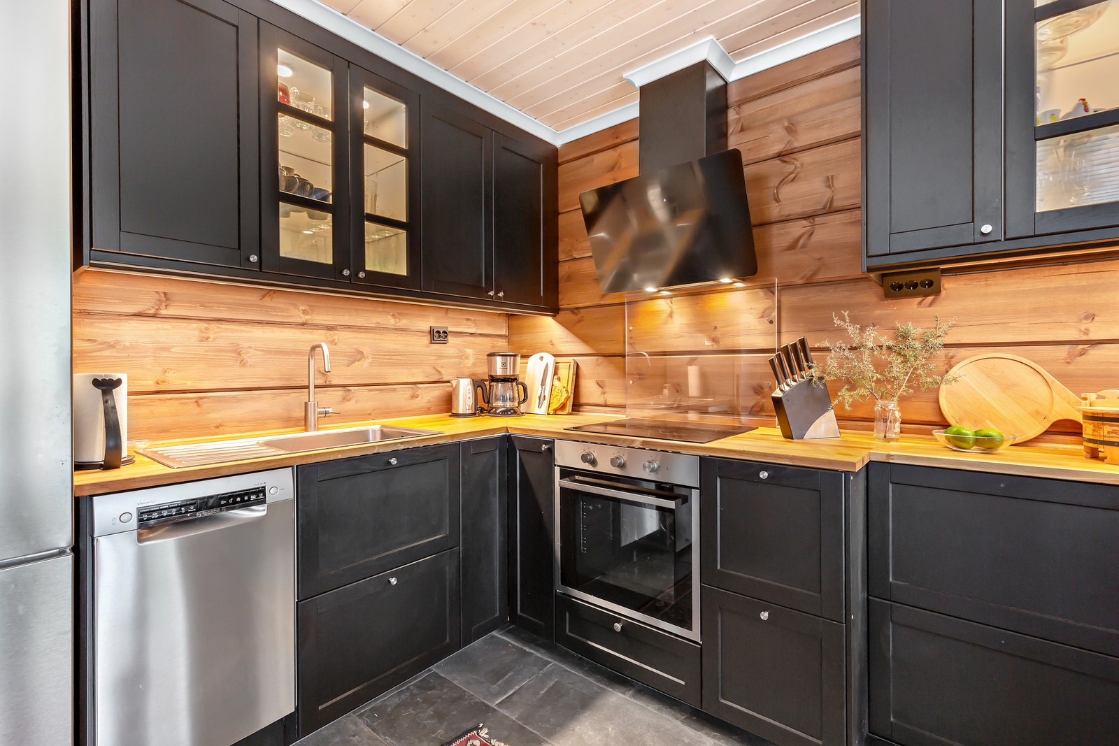 Bilde av lignende hytte på nabotomt. Galleribilde