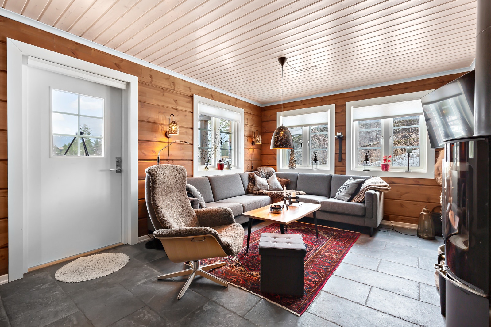 Bilde av lignende hytte på nabotomt. Galleribilde