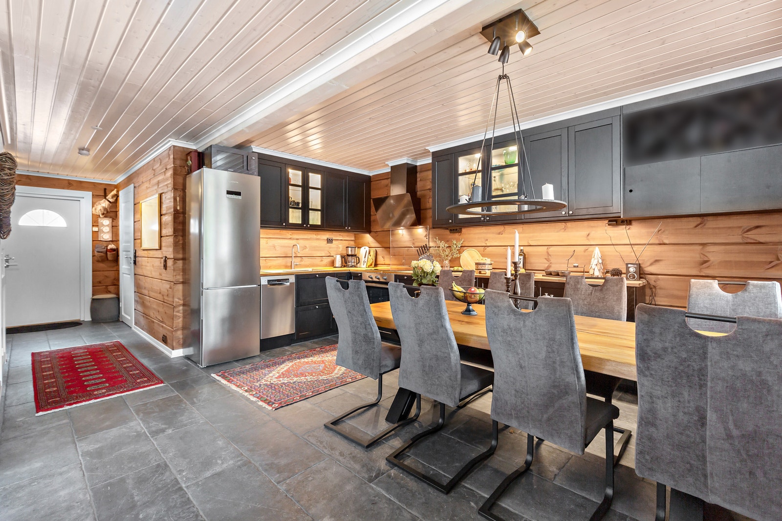 Bilde av lignende hytte på nabotomt. Galleribilde