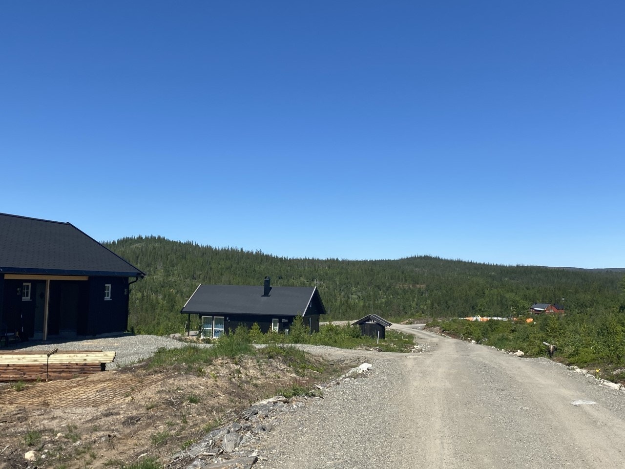 Hyttefeltet er opparbeidet med vei frem til hyttetomtene. Galleribilde