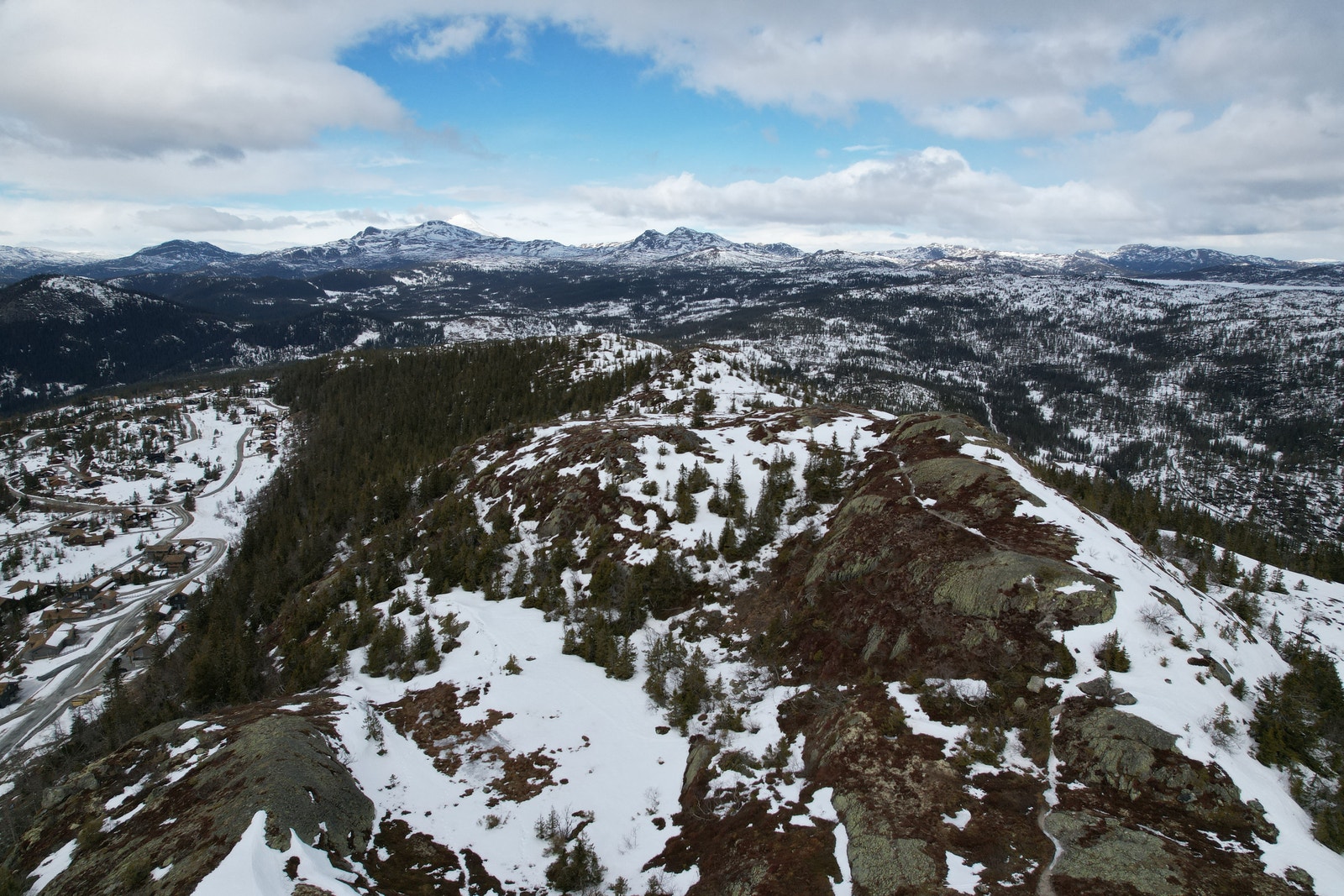 Fjellviddene bak hyttefeltet Galleribilde