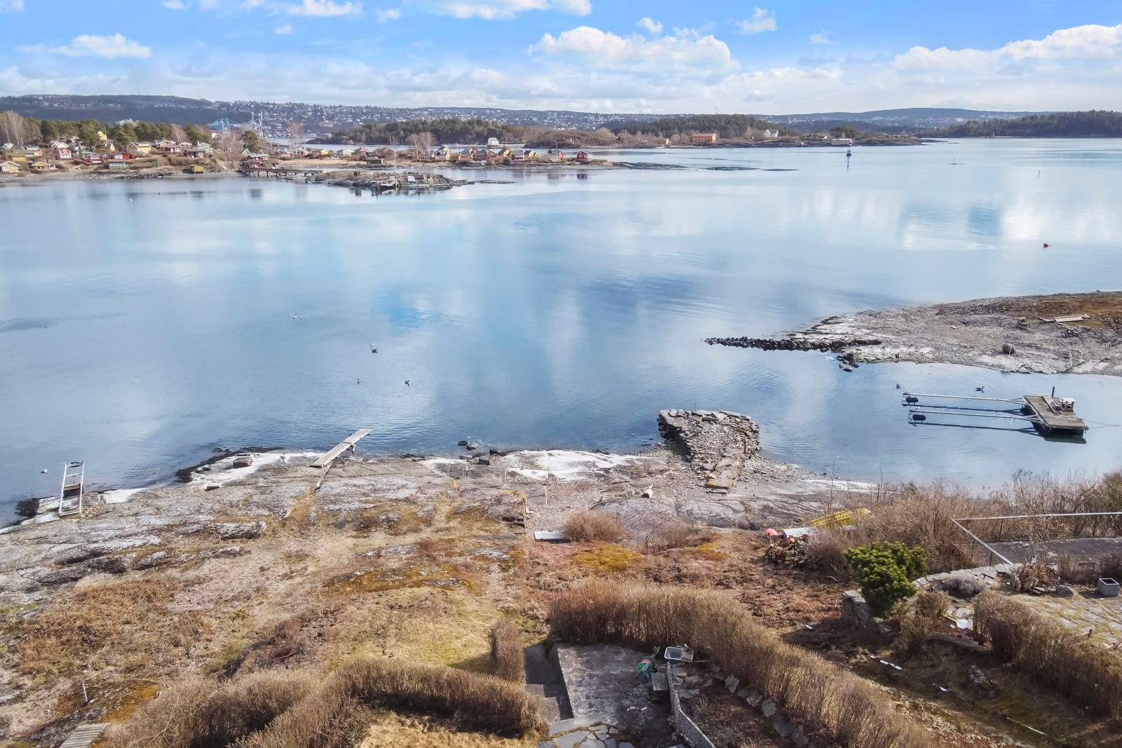 En del av utsikten fra eiendommen - i retning Lindøya og Bunnefjorden Galleribilde