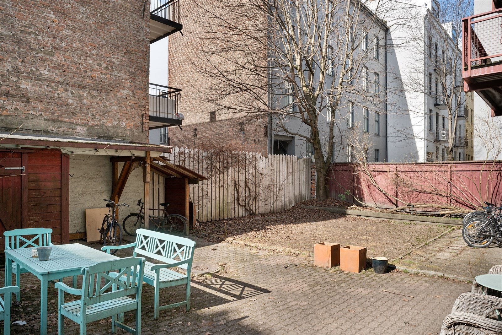 Bakgård Galleribilde