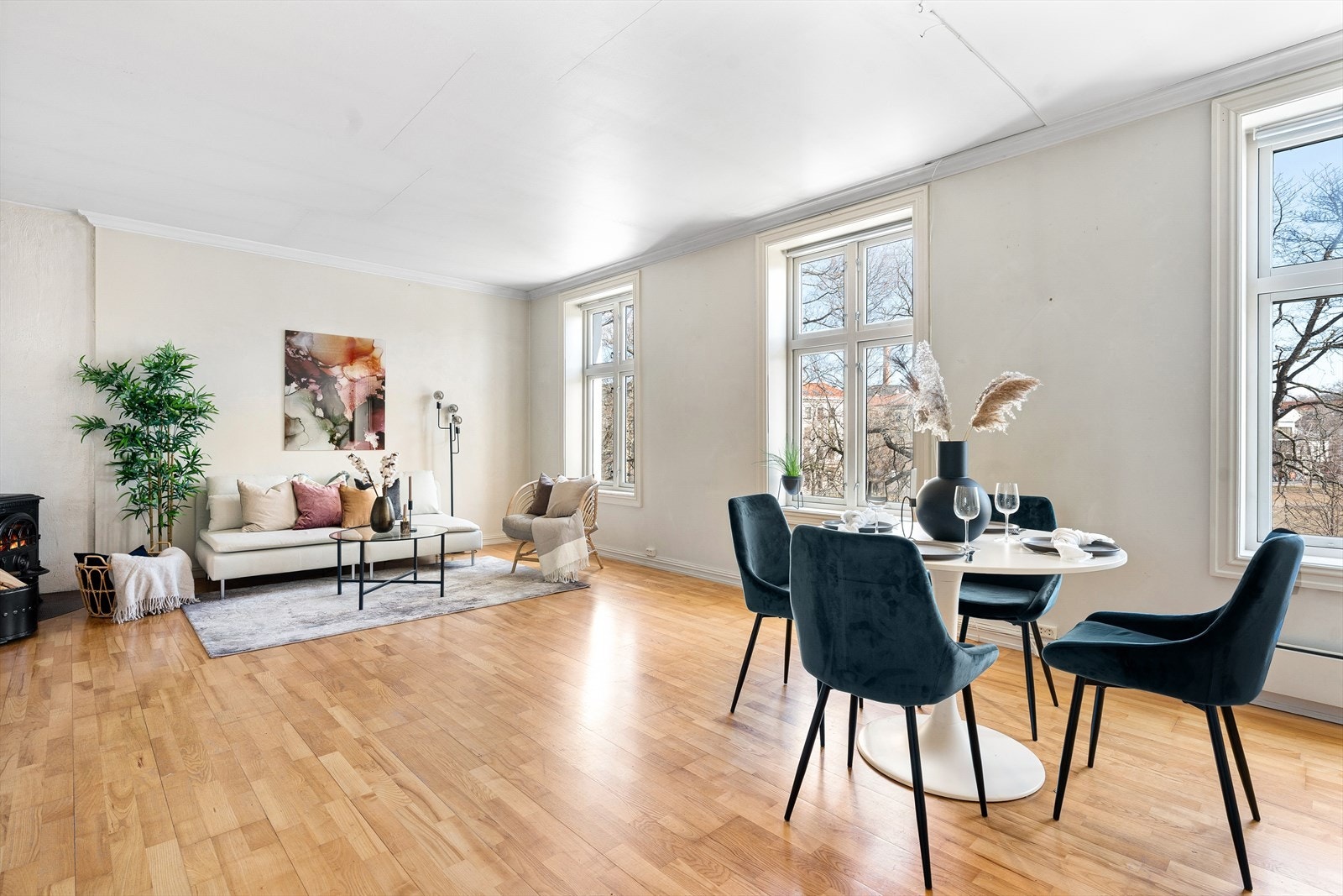 Klassisk, lys og romslig 3(4)-roms leilighet på populære Grünerløkka med alle fasiliteter i umiddelbar nærhet! Galleribilde