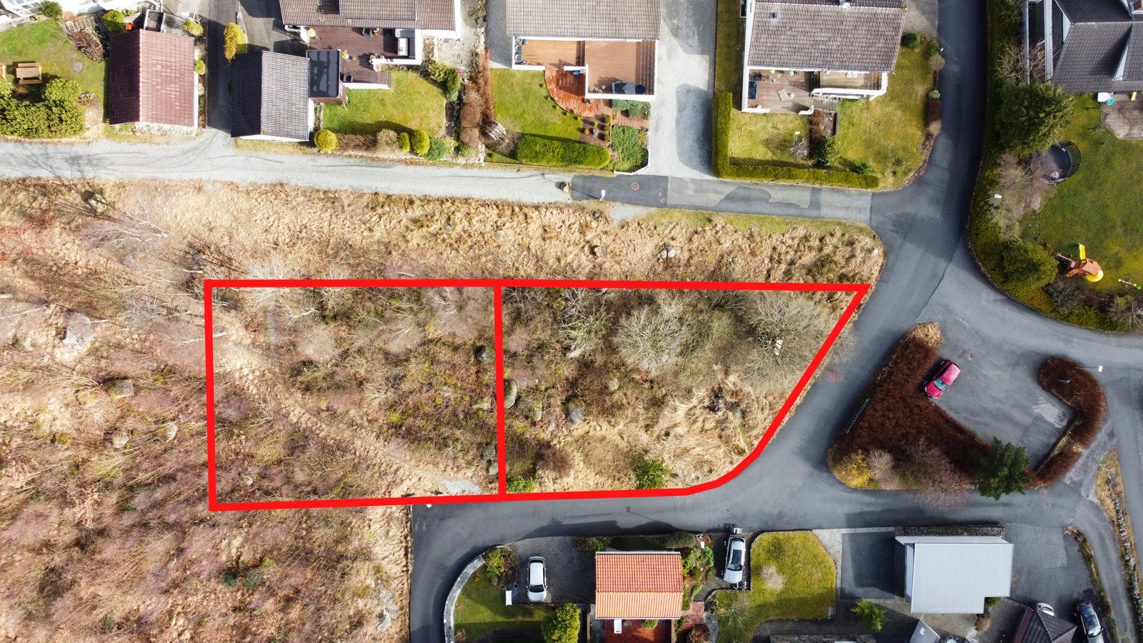 Både Sandvedlia 7 og 9 er for salg Galleribilde