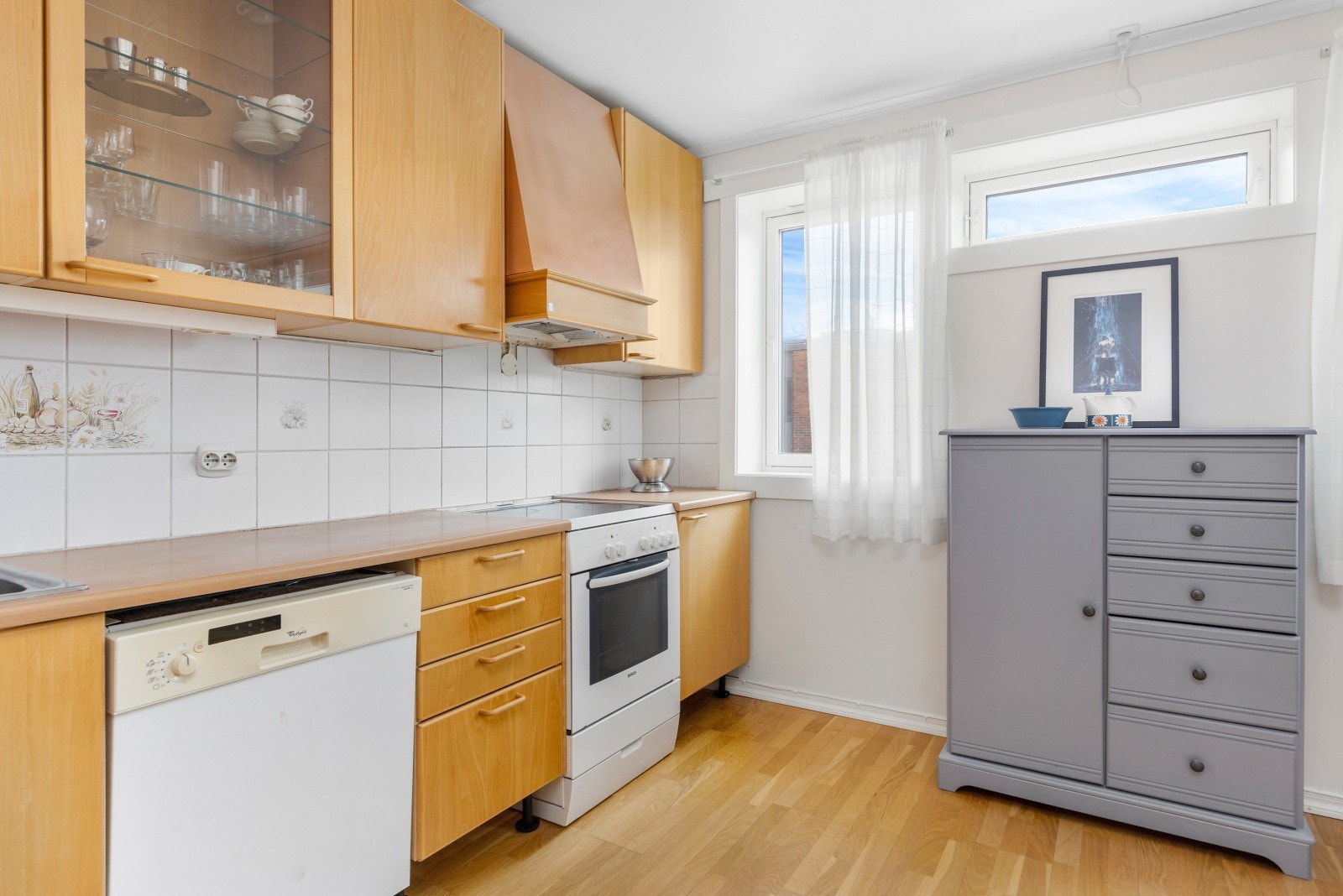 Om man ønsker å pusse opp div. rom i leiligheten har megler mange gode forslag til, og bilder av, forskjellige løsninger. Galleribilde