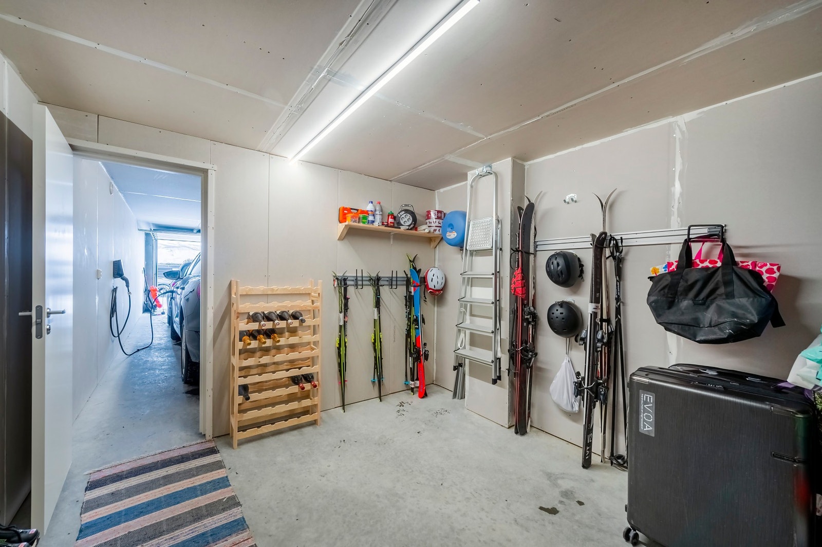 I garasjen er det også elbil lader. Galleribilde