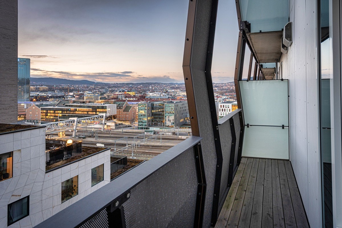 Vestvendt balkong tilknyttet soverommet Galleribilde