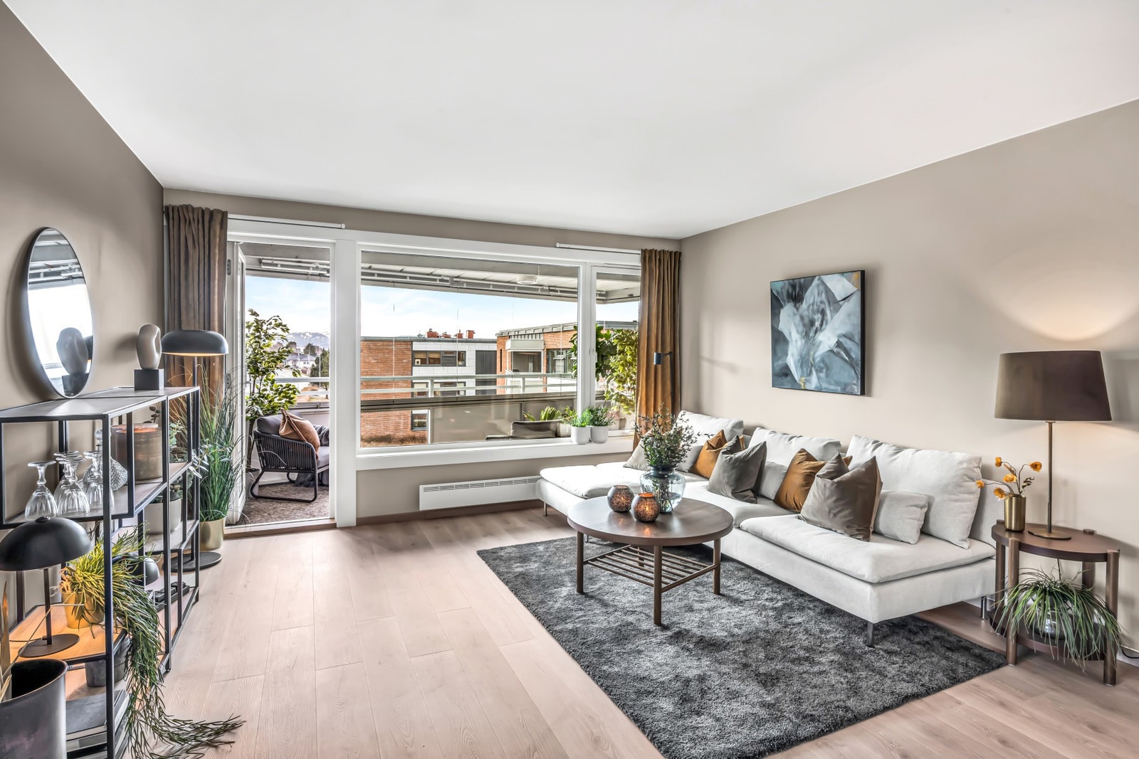 Her vil man være den første som tar i bruk leiligheten etter oppussingen. Felleskostnadene inkl. bl.a kabel-TV, internett (fiber) og kommunale avgifter. Galleribilde