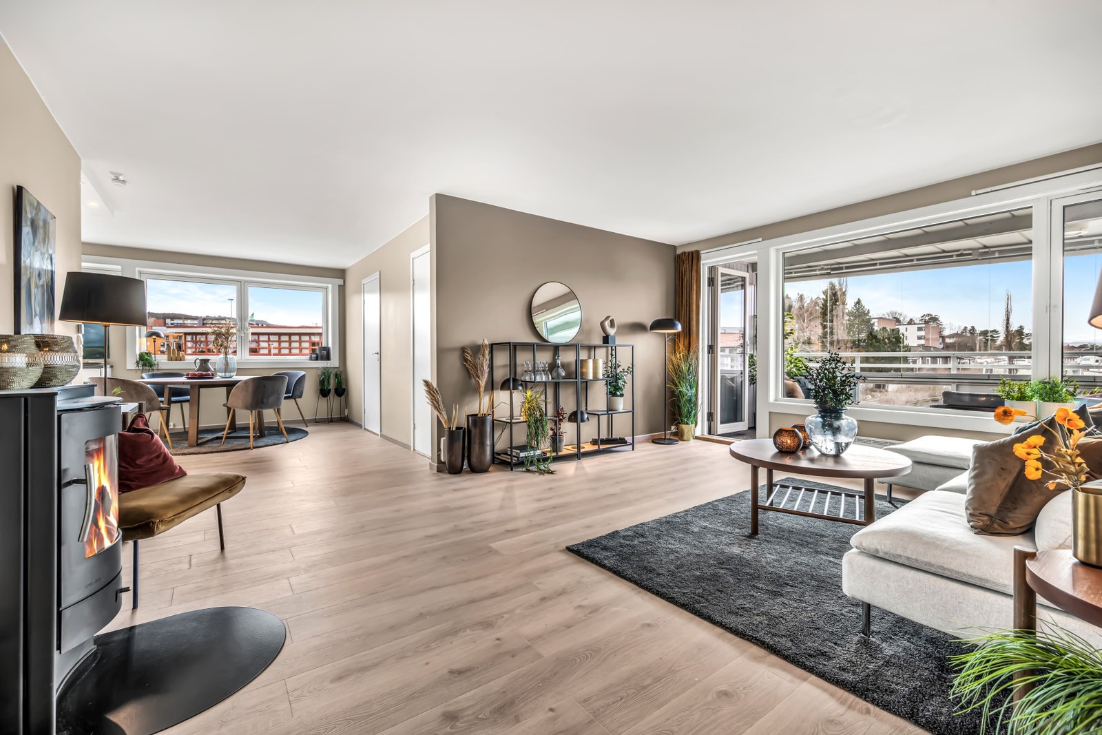 Leiligheten ble totaloppusset i 2022. Dokumentasjon på EL, rør osv. foreligger. Galleribilde