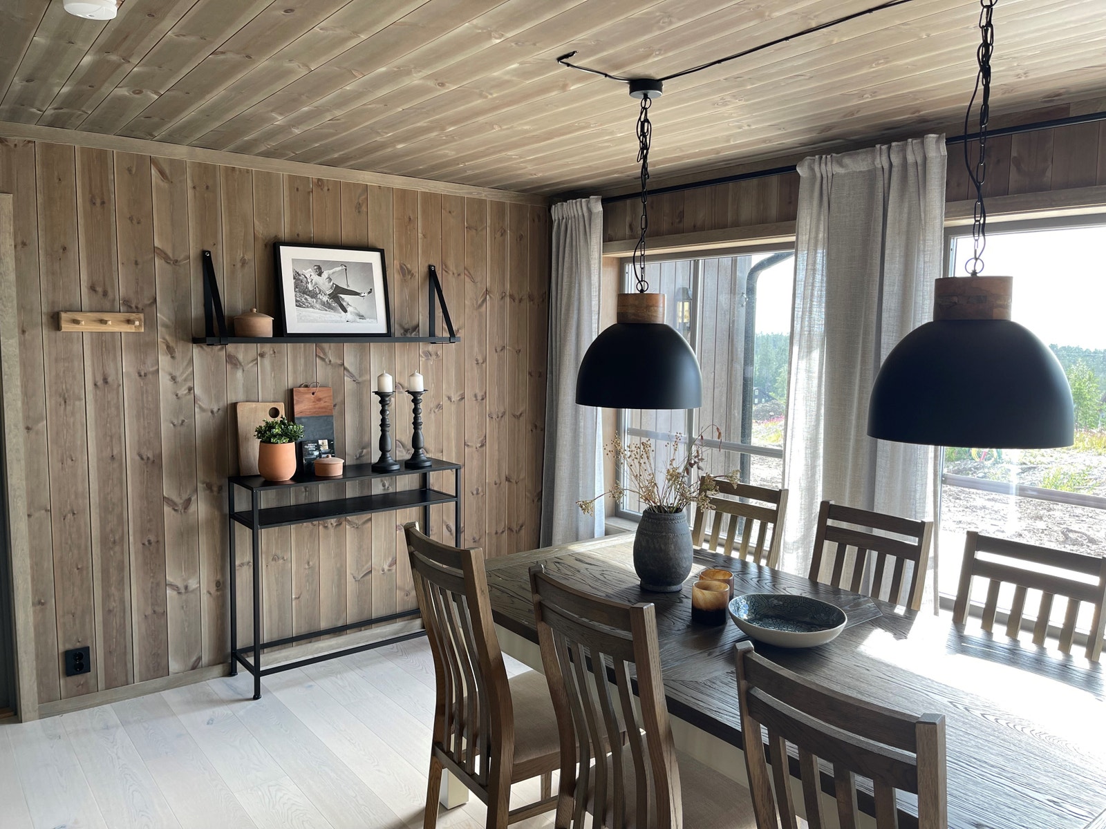 Godt med plass ved spisebordet Galleribilde