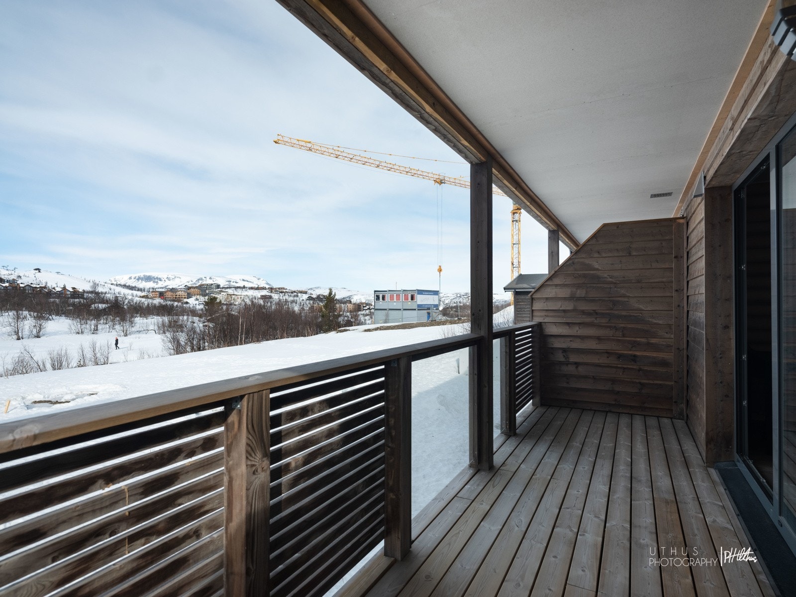 Flott utsikt til langrennsløype rett utenfor og til alpinbakken på Kikut Galleribilde