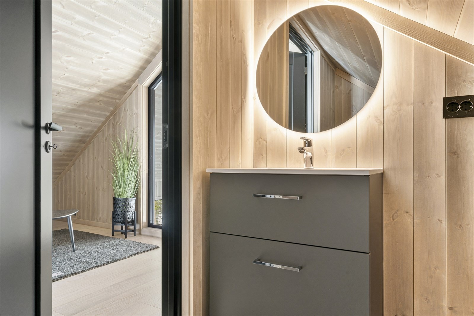 Eget toalettrom i loftetasjen Galleribilde