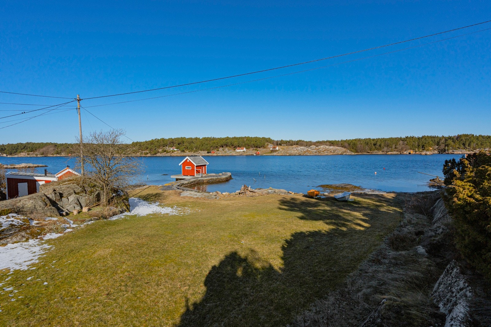 Store plenområder ned mot sjøen Galleribilde