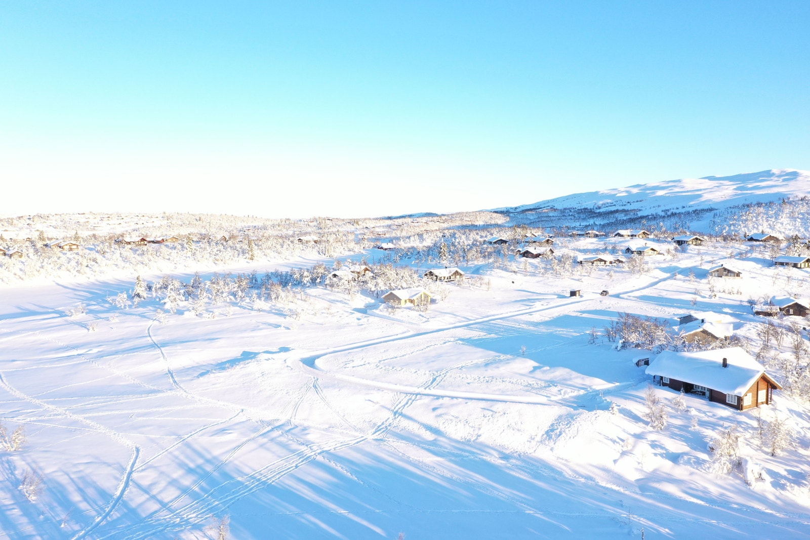Idylliske Ølsjølitoppen på Lenningen i Valdres Galleribilde