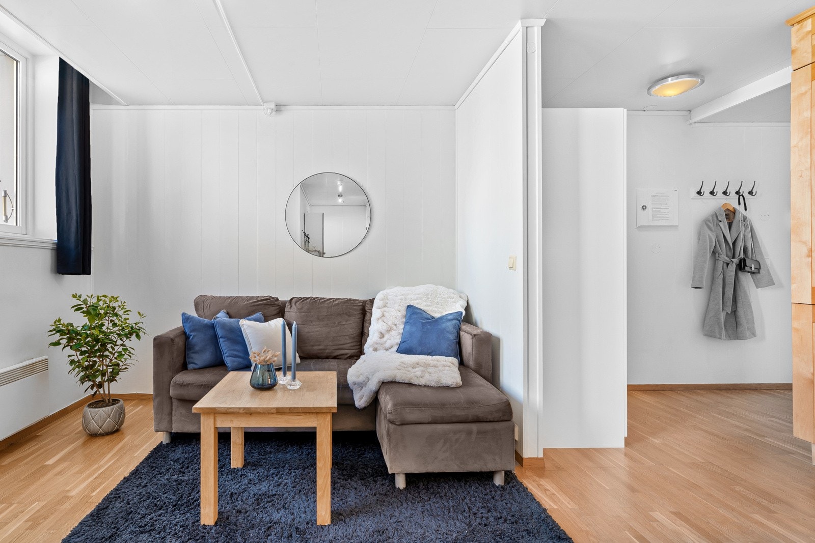 Leiligheten byr på en rekke gode og moderne kvaliteter som blant annet en innholdsrik planløsning, store vindusflater og en generøs takhøyde Galleribilde