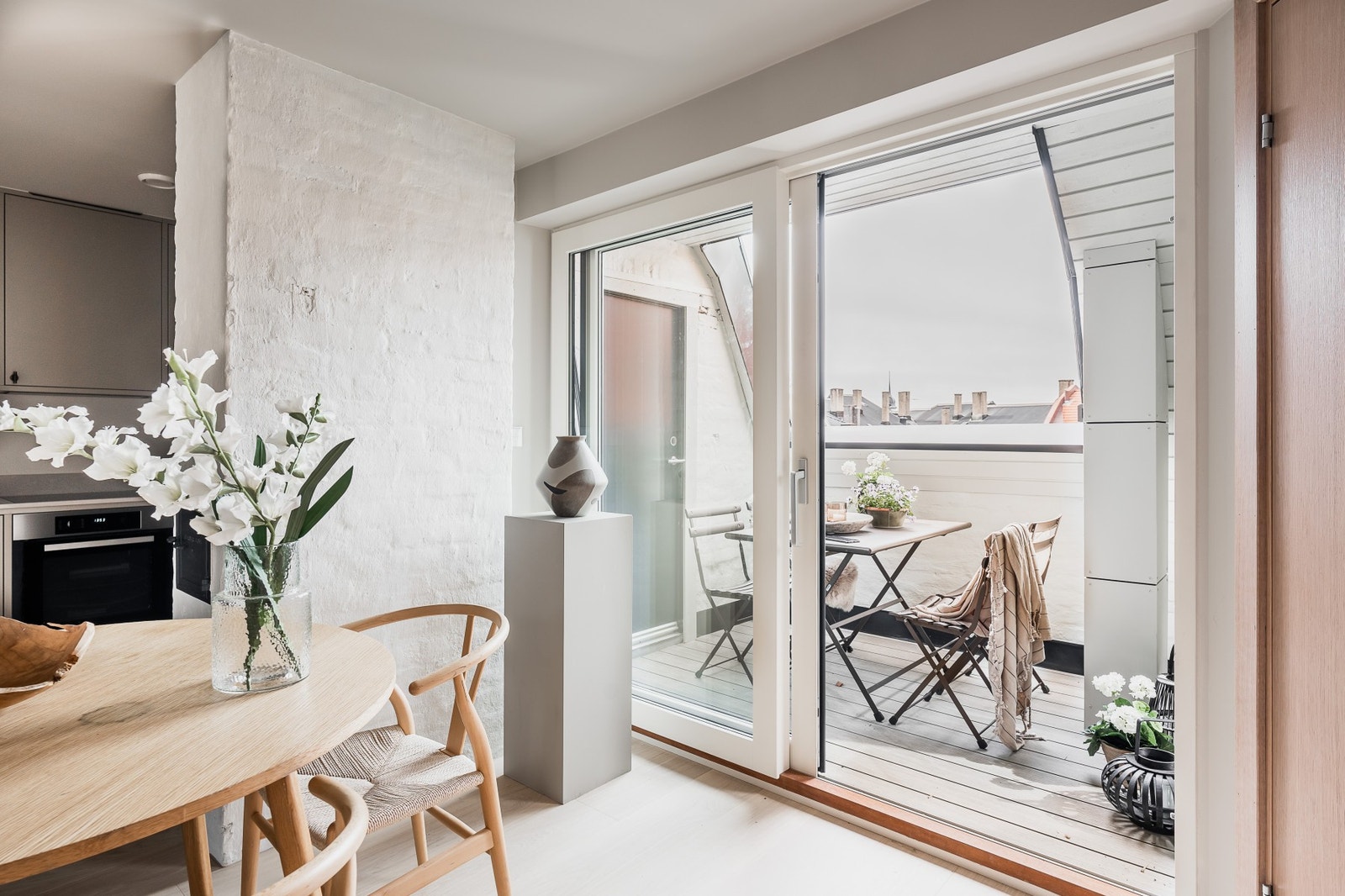 Direkte adkomst fra spisestuen til takterrassen. Galleribilde