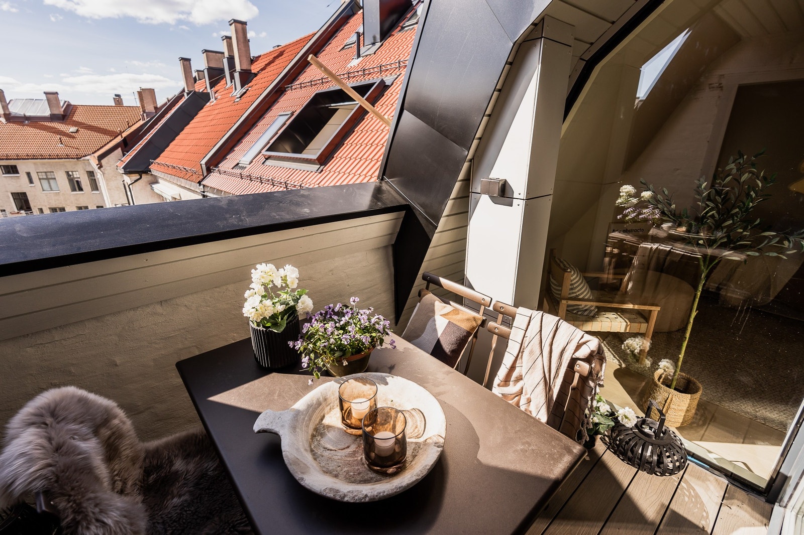 God plass til sittegruppe. Galleribilde