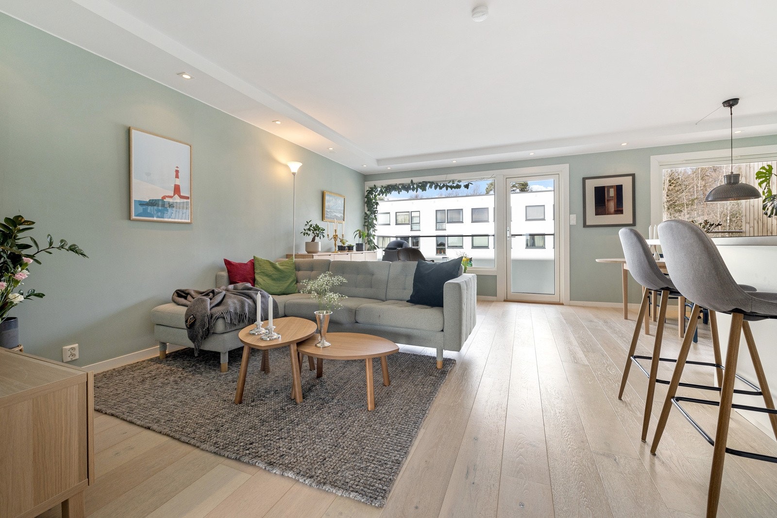 Gjennomgående leilighet med delikat og innbydende standard. Galleribilde