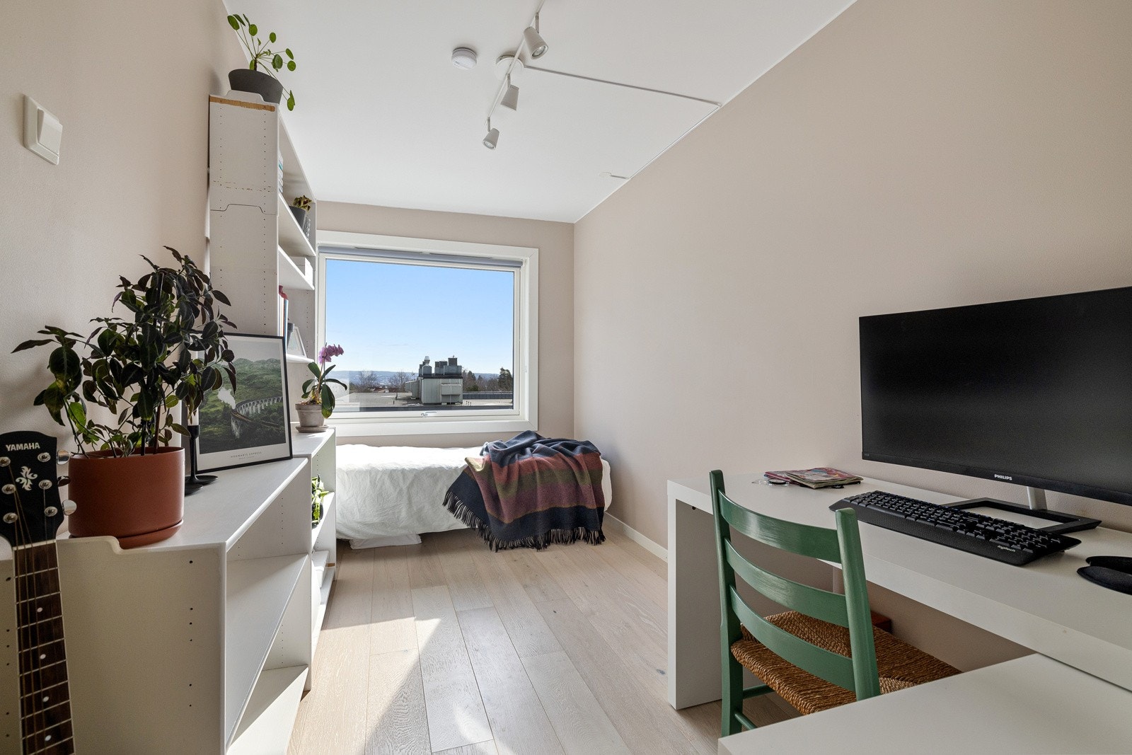 Soverom 2 egner seg meget godt som kombinert kontor/gjesterom eller barnerom. Galleribilde