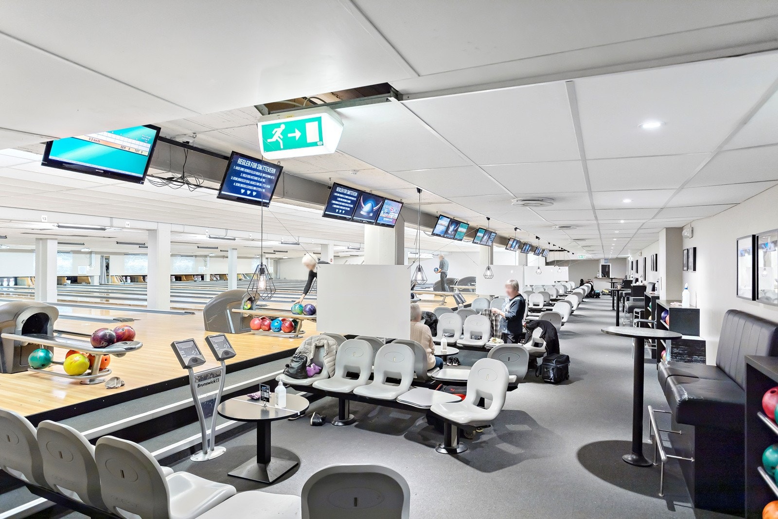 Bowling Veitvet er i underetasjen på Veitvet senter. Galleribilde