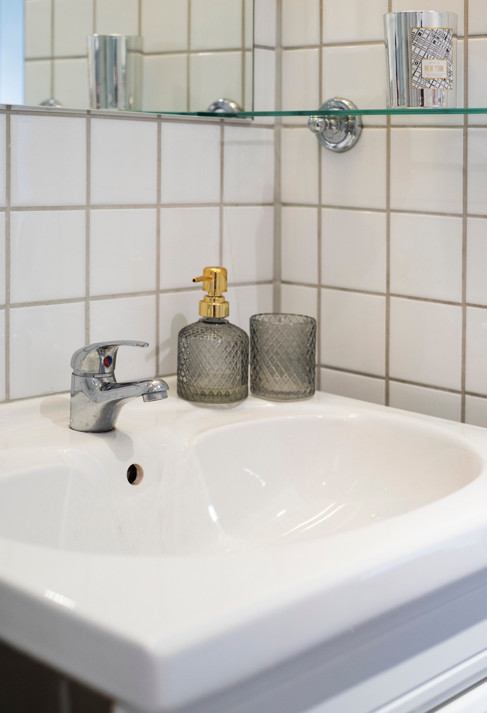 Fellesvaskeri i kjeller med nye hvitvarer fra 2020 Galleribilde