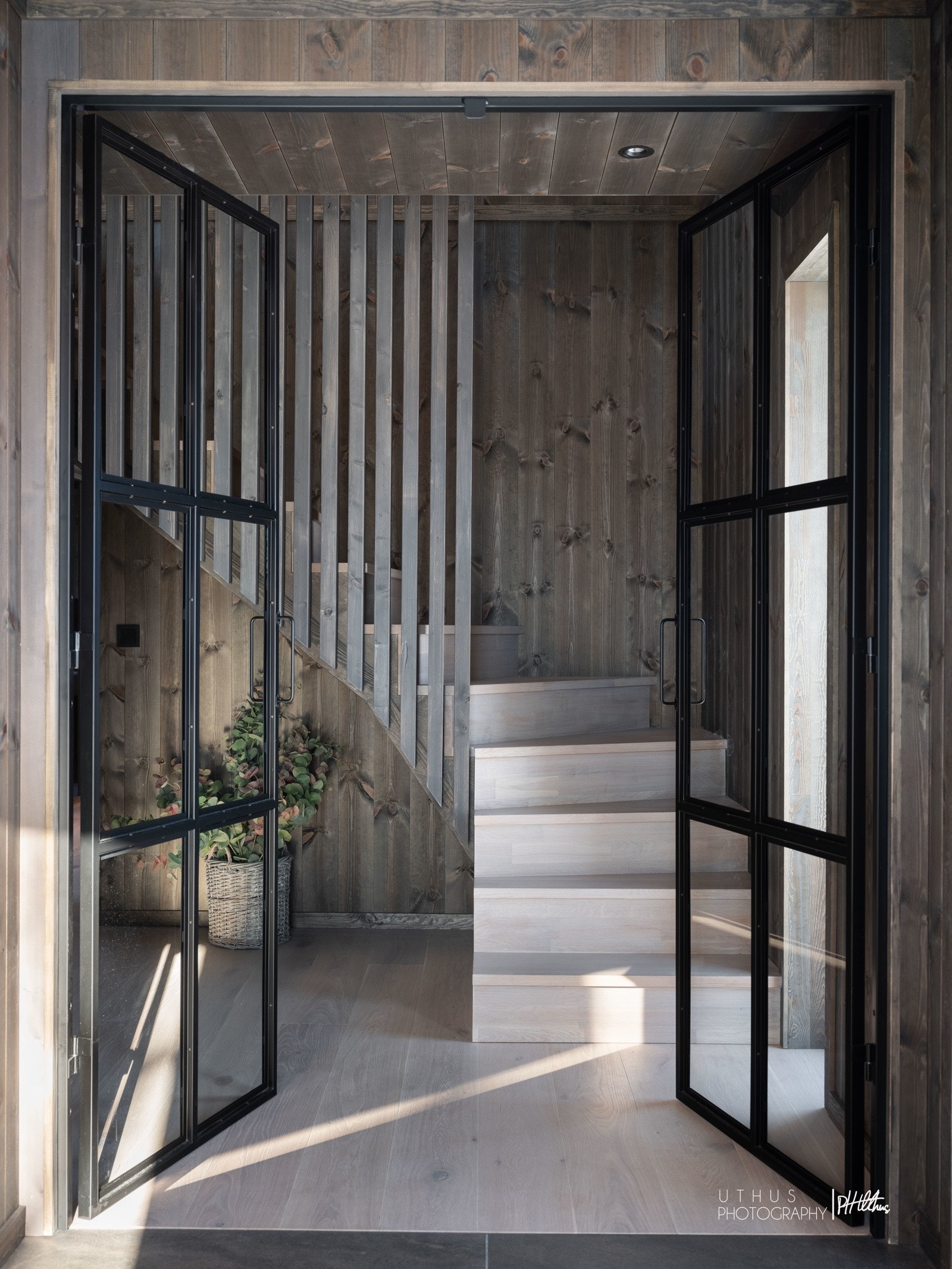 Bilde er fra lignende Skuehytte i område. Noe avvik på fargenyanser, løsninger og leveranse kan avvike. Se plantegninger og leveransebeskrivelse for standardleveranse Galleribilde