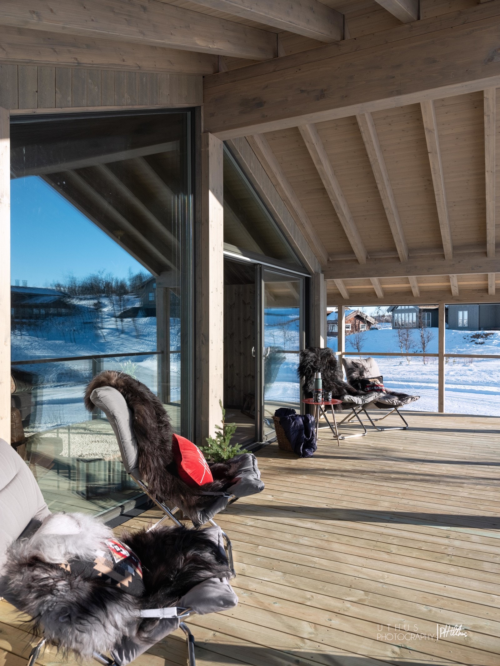 Bilde er fra lignende Skuehytte i område. Noe avvik på fargenyanser, løsninger og leveranse kan avvike. Se plantegninger og leveransebeskrivelse for standardleveranse. Utsikt og beliggenhet vil avvike. Galleribilde