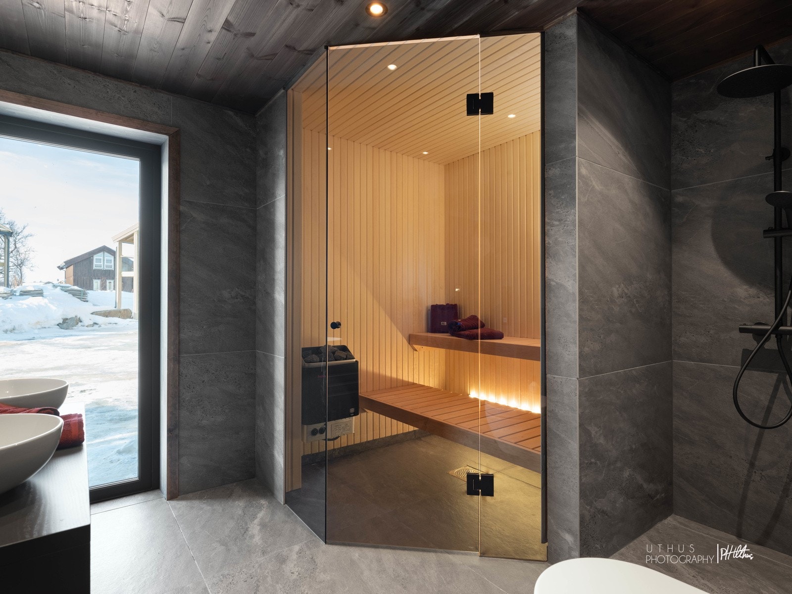 Bad 1.etg. Bilde er fra lignende Skuehytte i område. Noe avvik på fargenyanser, løsninger og leveranse kan avvike. Se plantegninger og leveransebeskrivelse for standardleveranse Galleribilde