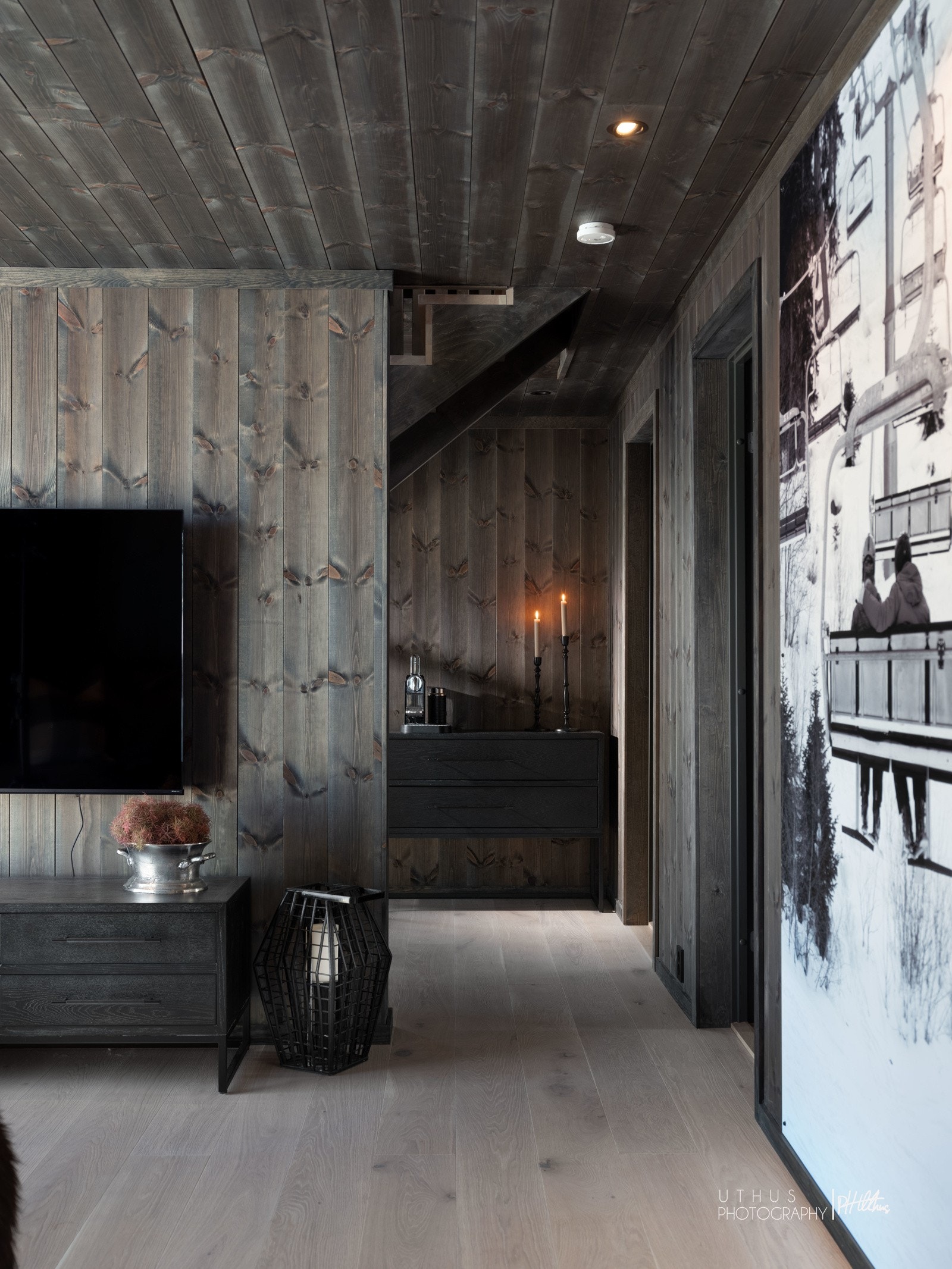 Bilde er fra lignende Skuehytte i område. Noe avvik på fargenyanser, løsninger og leveranse kan avvike. Se plantegninger og leveransebeskrivelse for standardleveranse Galleribilde