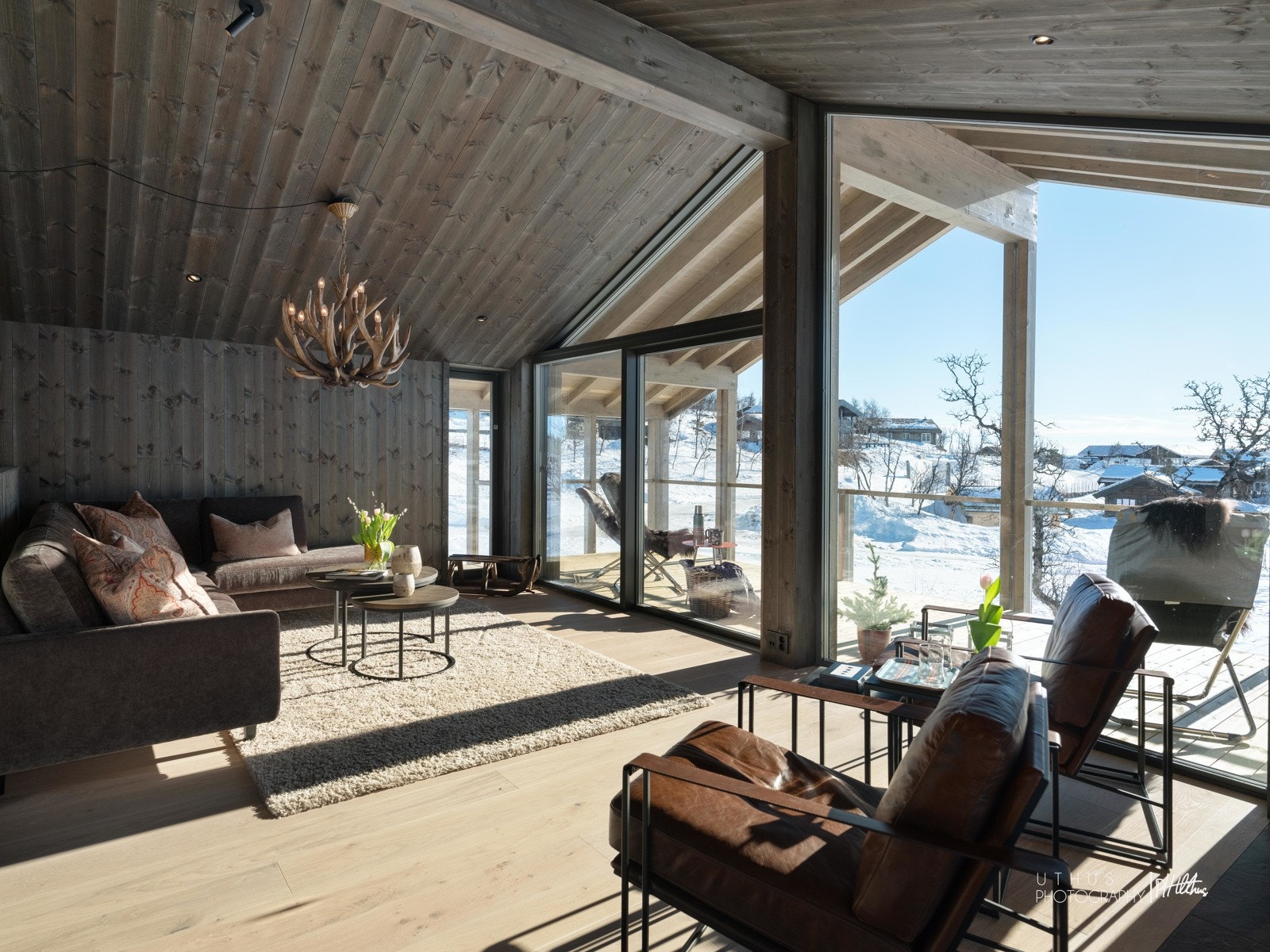 Bilde er fra lignende Skuehytte i område. Noe avvik på fargenyanser, løsninger og leveranse kan avvike. Se plantegninger og leveransebeskrivelse for standardleveranse. Utsikt og beliggenhet vil avvike. Galleribilde