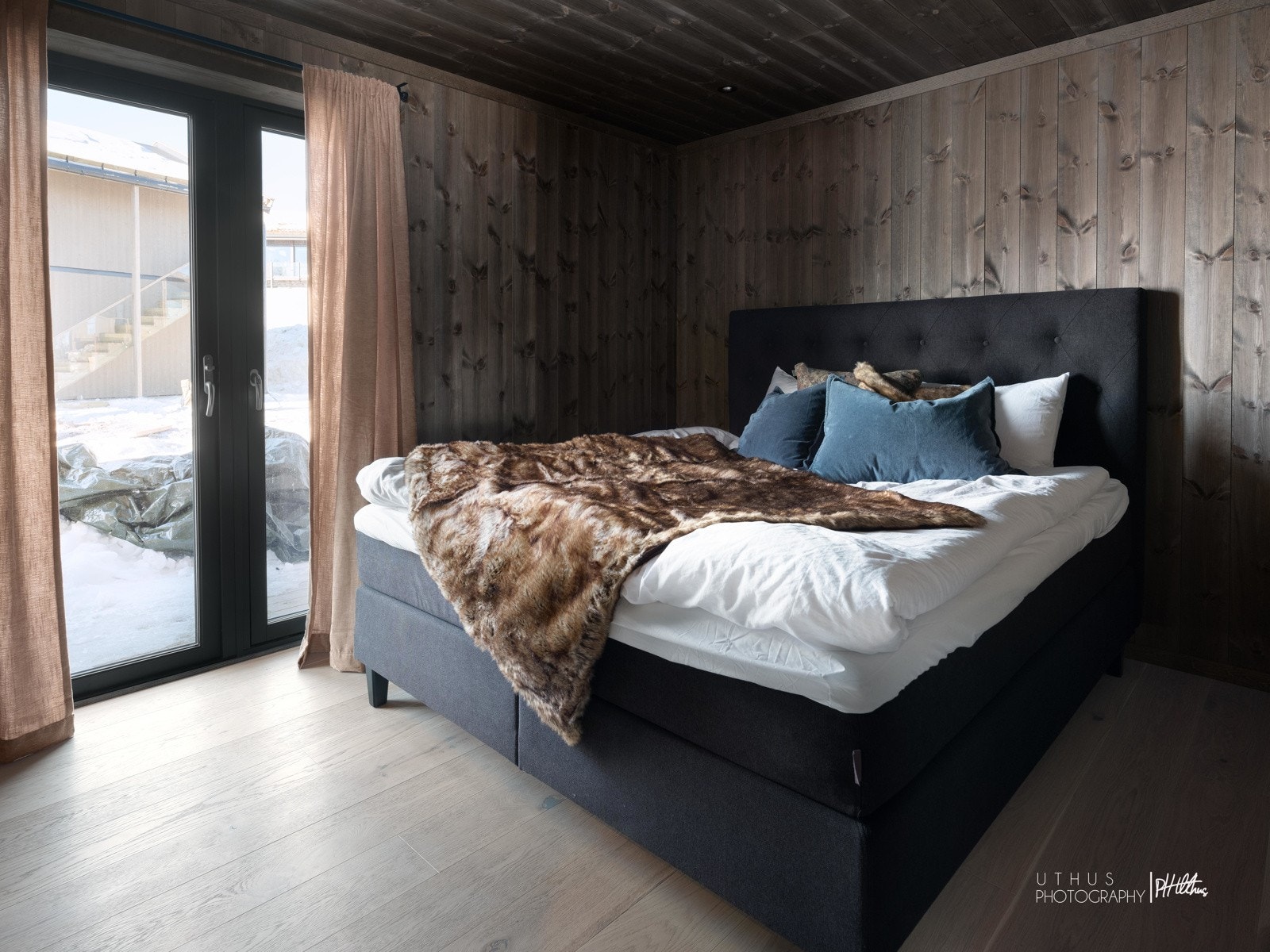 1 av 3 soverom i 1.etg. Bilde er fra lignende Skuehytte i område. Noe avvik på fargenyanser, løsninger og leveranse kan avvike. Se plantegninger og leveransebeskrivelse for standardleveranse Galleribilde