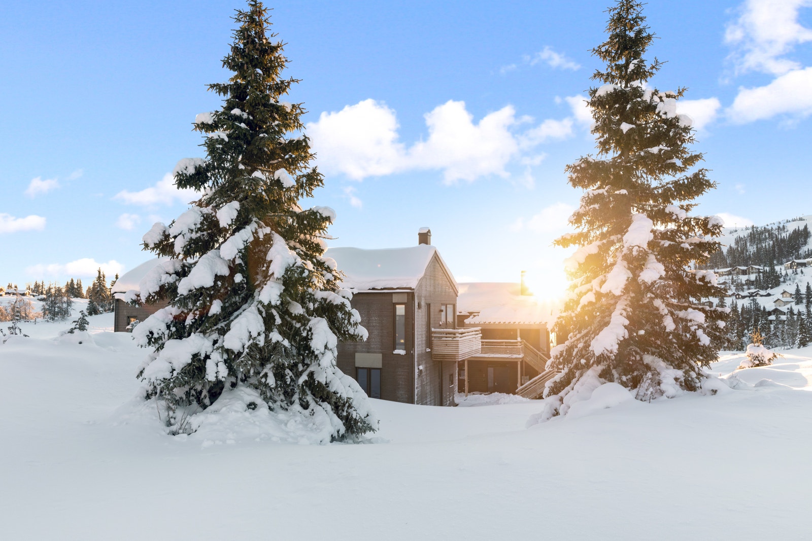 Foto fra ferdigstilte hus på Kvitplassen. Solrik og åpen beliggenhet med næret til alpint og langrenn. Galleribilde