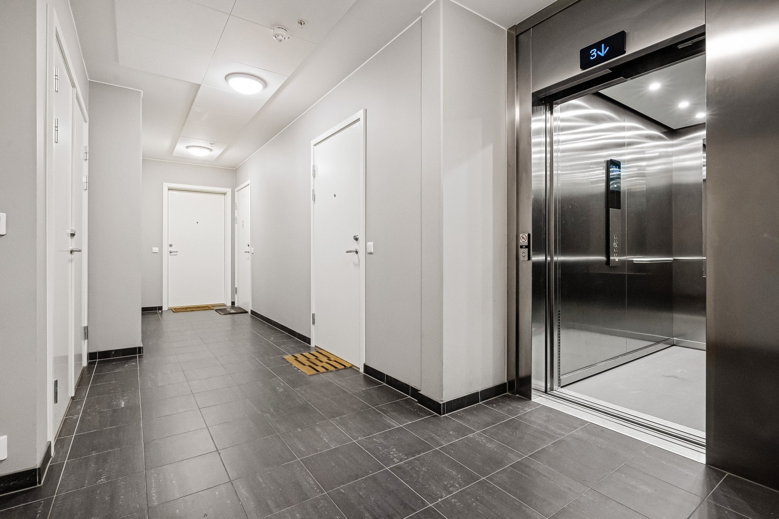 Heis til etasjeplan Galleribilde