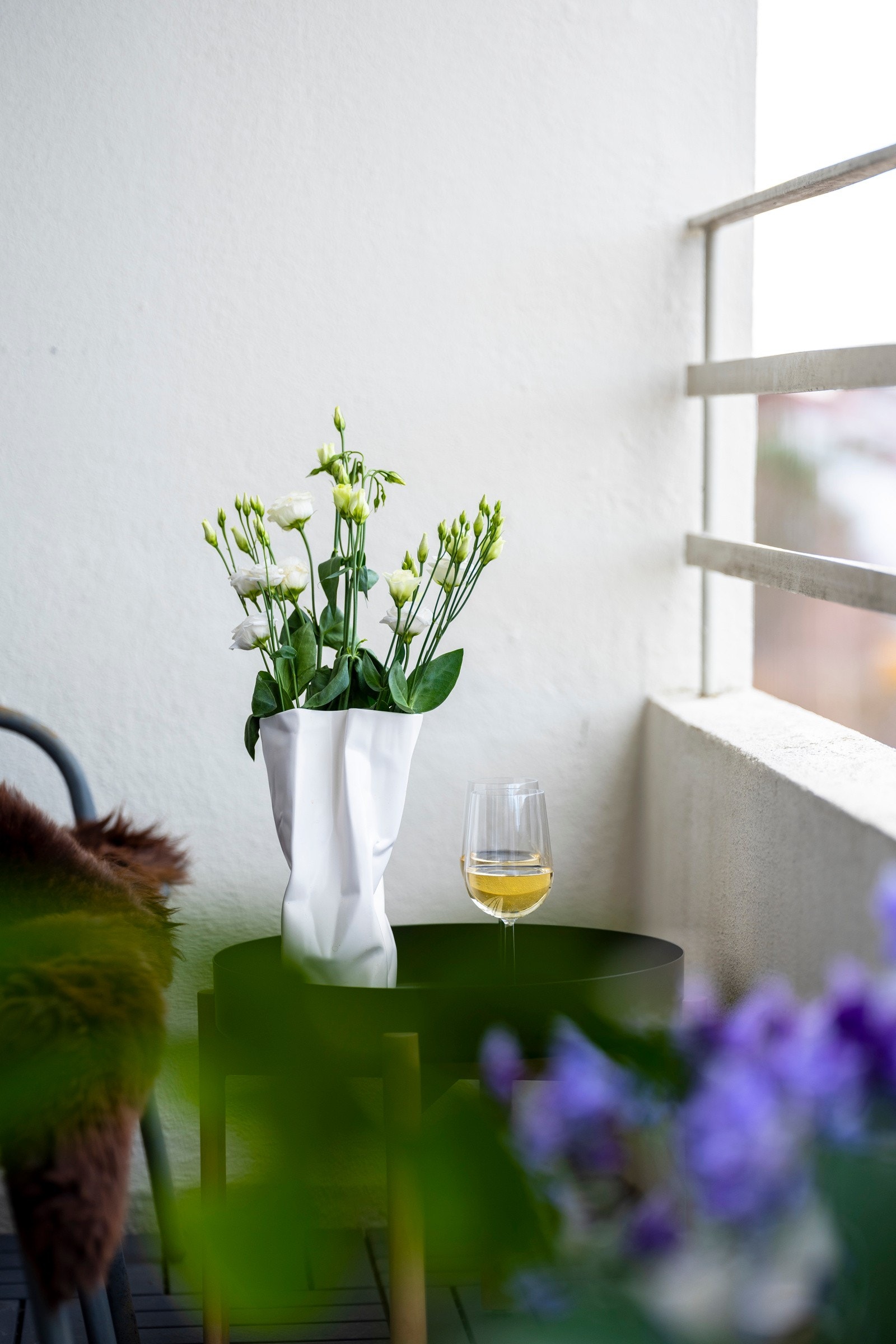 Plass til utemøblement, grill og planter. Galleribilde