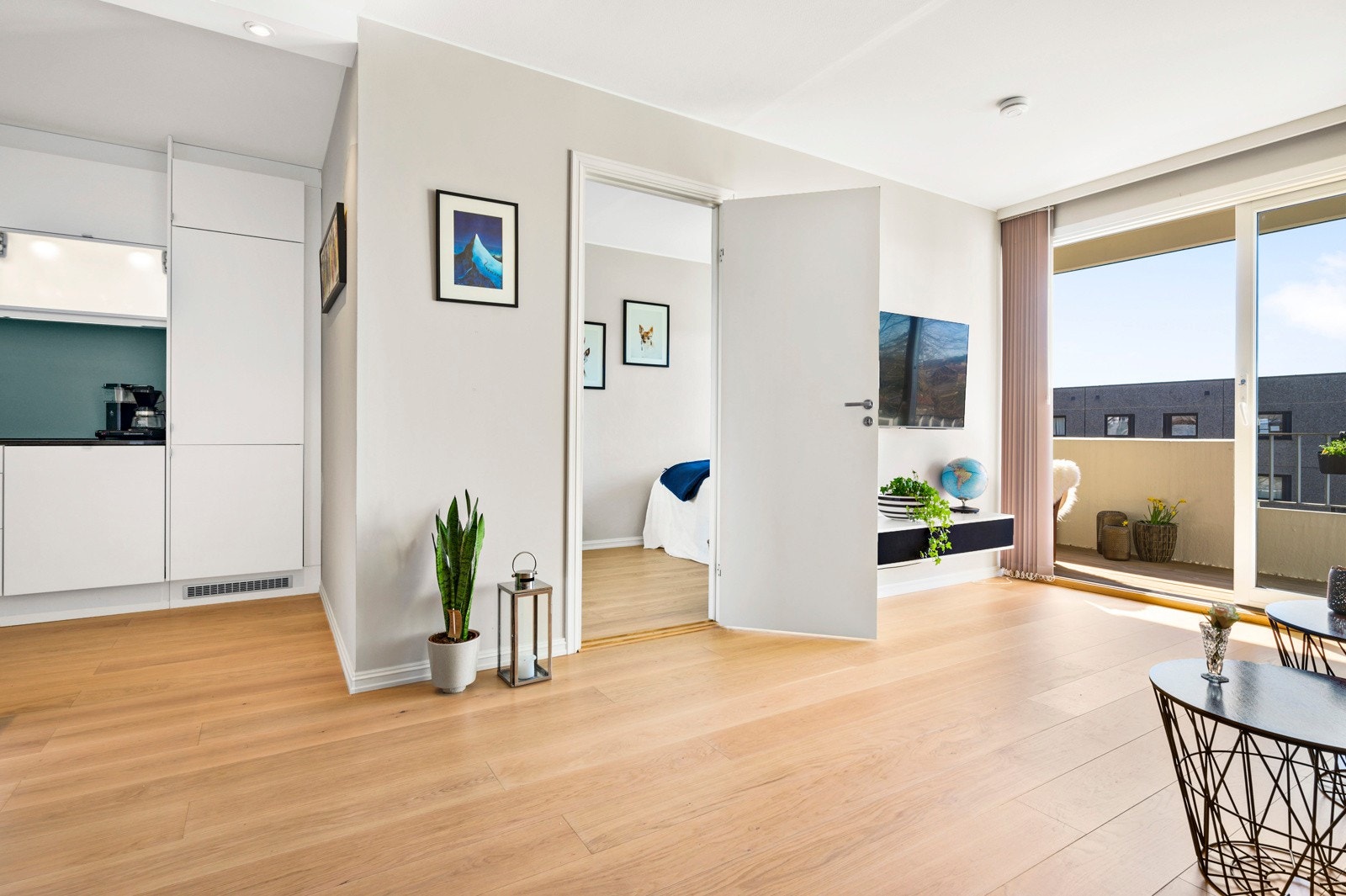 Adkomst fra stuen til soverommet. Galleribilde