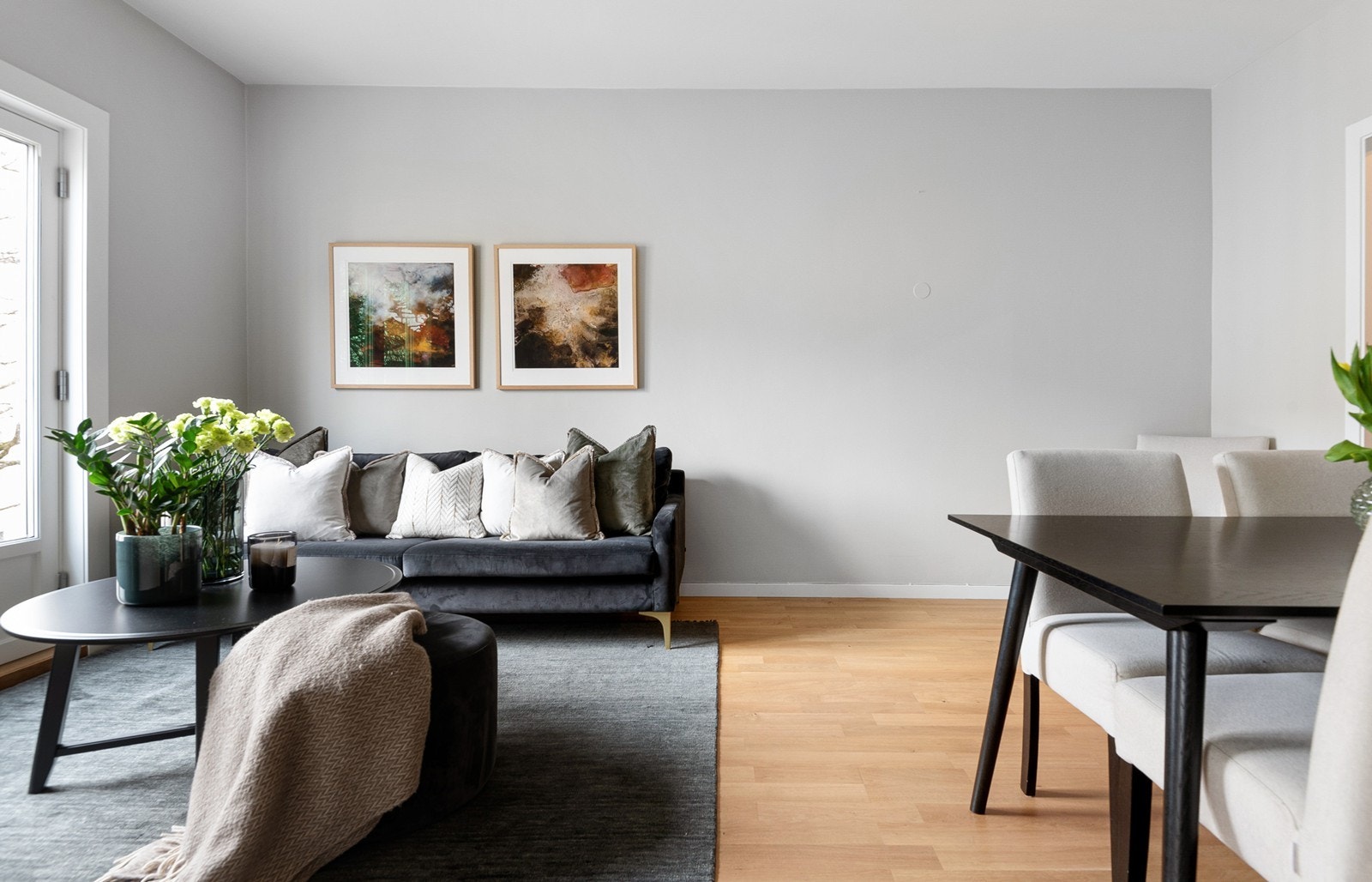 Varmtvann og fyring er inkludert i felleskostnadene og det er svært lave omkostninger (ingen dokumentavgift). Galleribilde