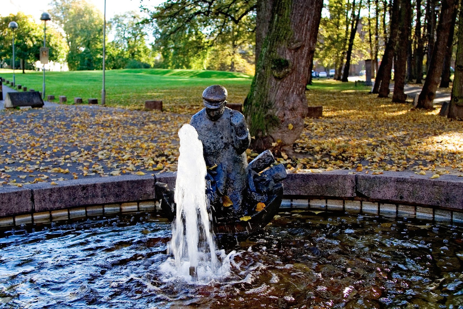 En tur i nærområdet bringer deg gjennom et mangfold av bydelens særpregede grønne lunger og parker som Botanisk Hage (lengere opp i gaten), Middelalderparken, Tøyenparken med "Øyafestivalen", Ola Narr, og ikke minst Akerselva en liten spasertur unna. Galleribilde