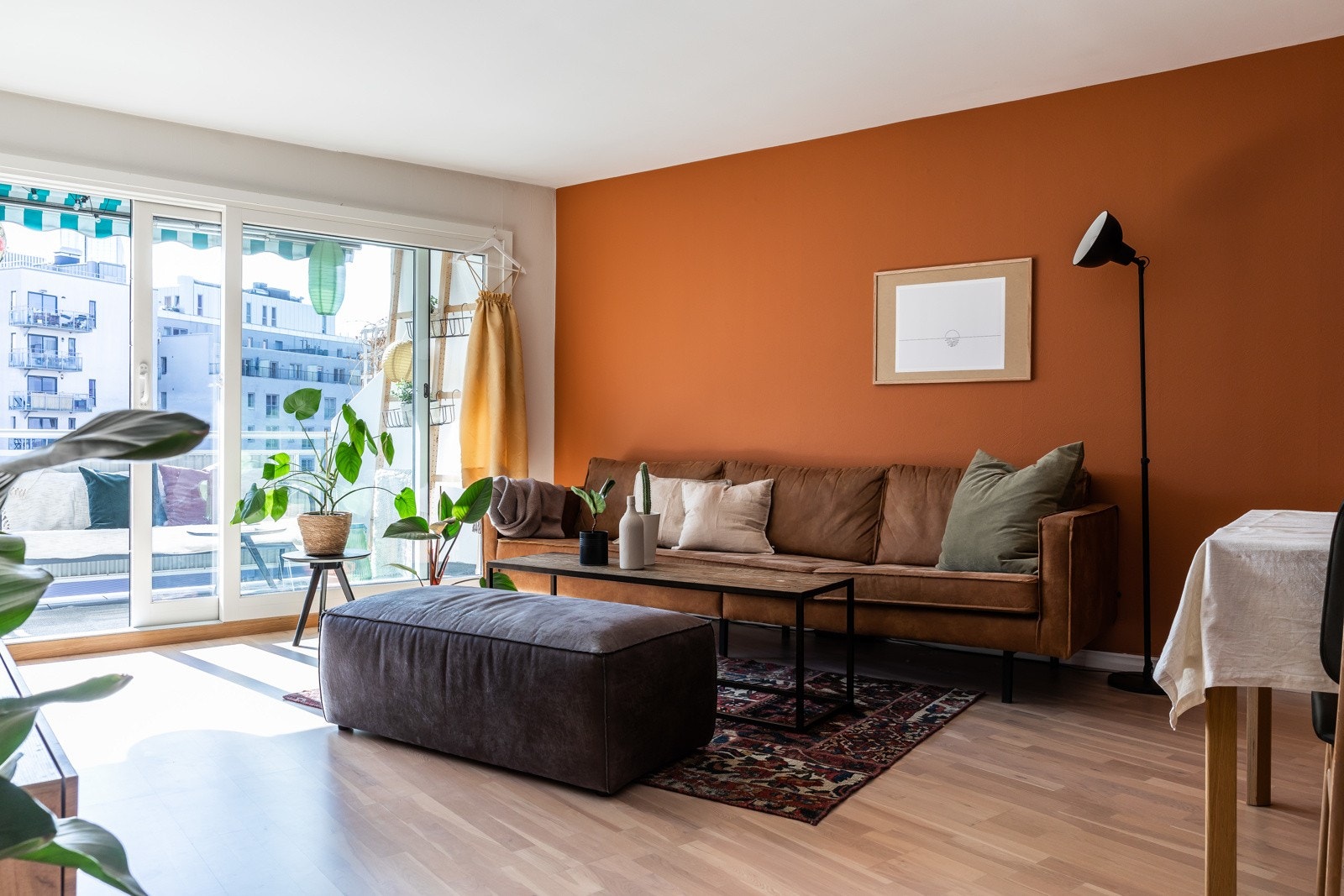 I stuen har du plass til å innrede med sofagruppe og spisebord. Galleribilde
