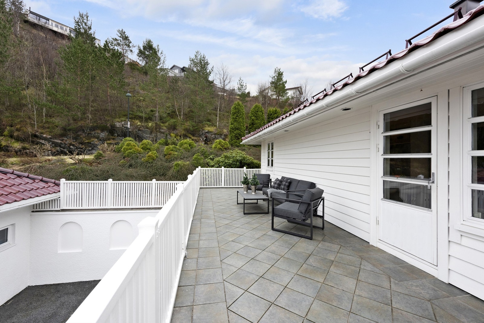 Veranda med utgang fra kjøkken. Galleribilde