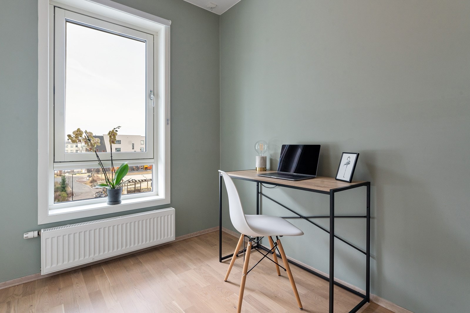 Soverom 2 passer utmerket som barnerom, gjesterom eller hjemmekontor. Galleribilde