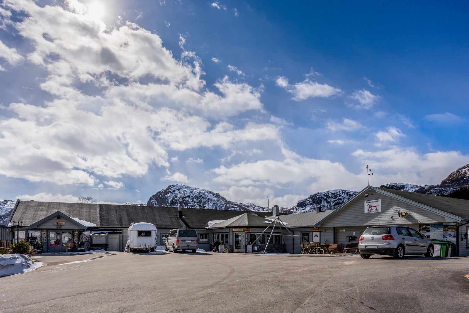 Ljosland Fjellstove - lokal butikk og spisested - ca. 4 km unna hyttefelt Galleribilde