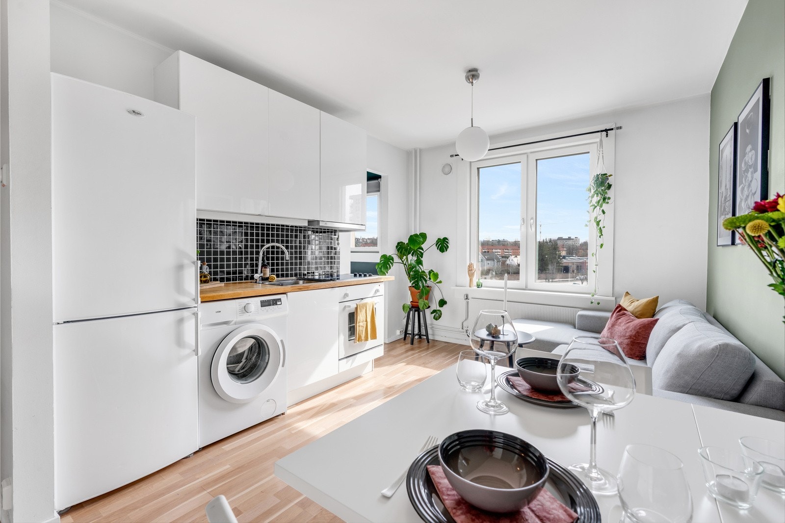 Akiv Eiendomsmegling v/Mikkel Johnsen har gleden av å ønske velkommen til Grefsenveien 51! Galleribilde