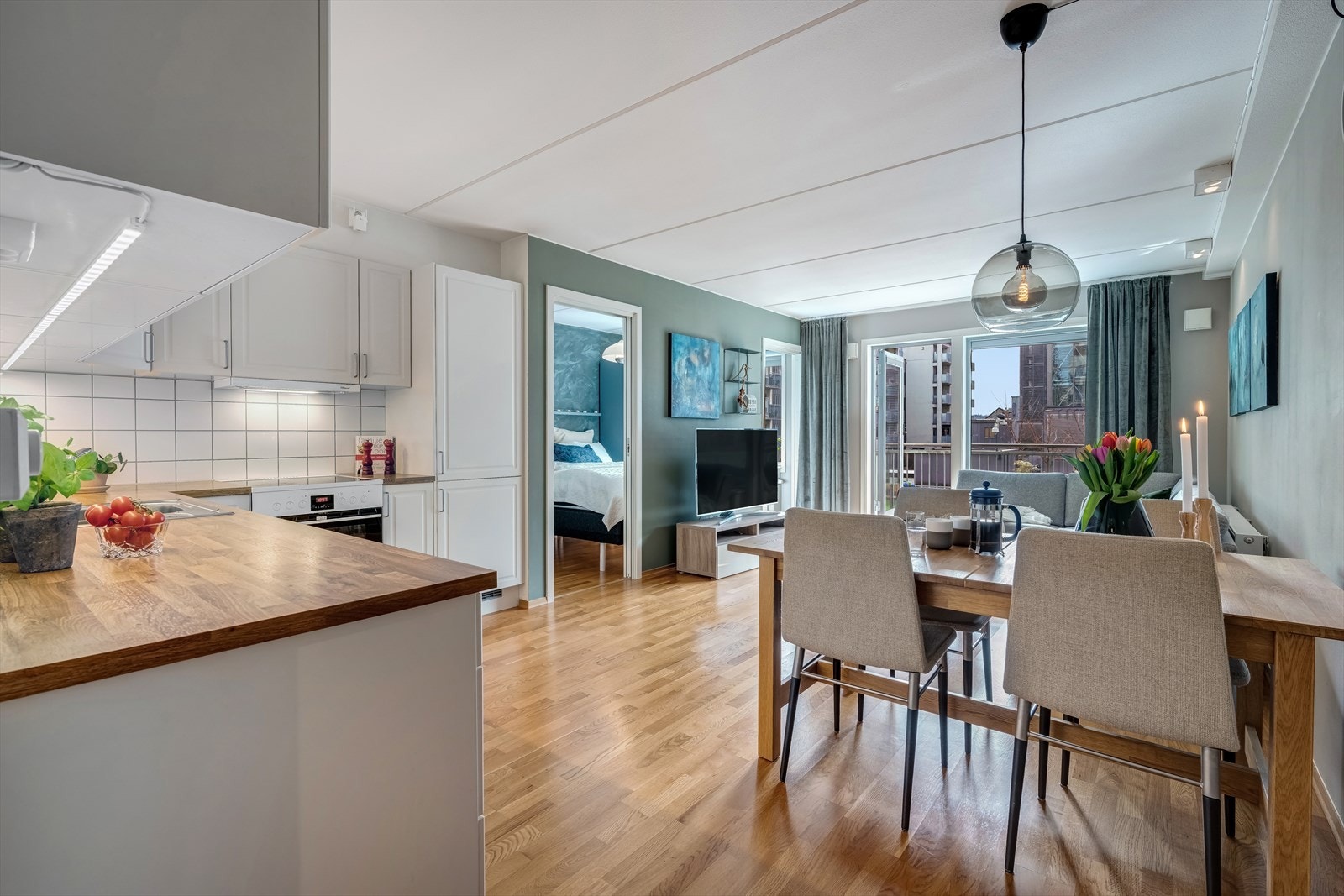 Leiligheten er enkel å møblere med gode, definerte soner. Galleribilde