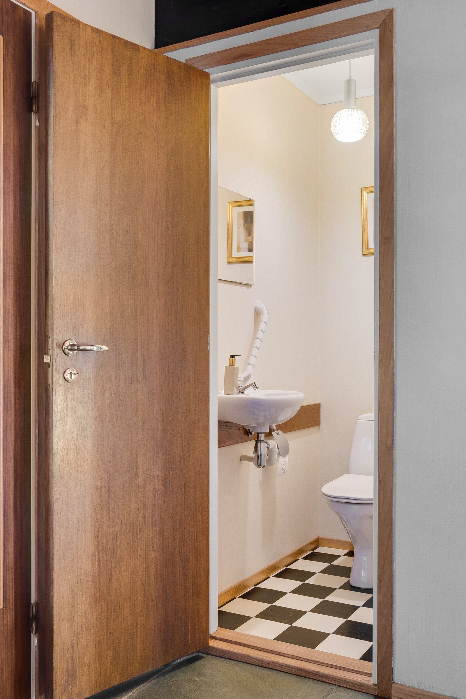 Separat toalett Galleribilde